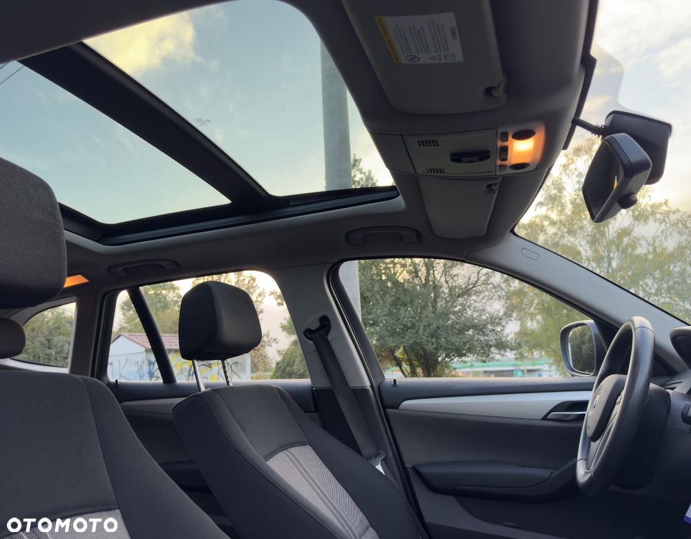 BMW X1 sDrive18d xLine - 15