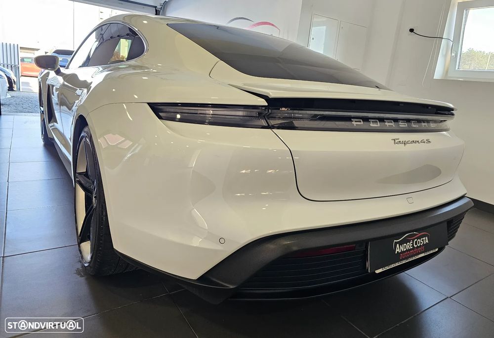 Porsche Taycan 4S - 11