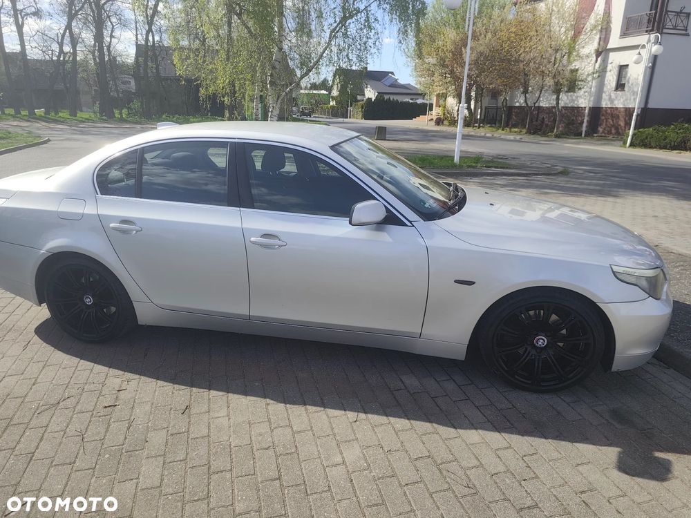 BMW Seria 5 523i - 1
