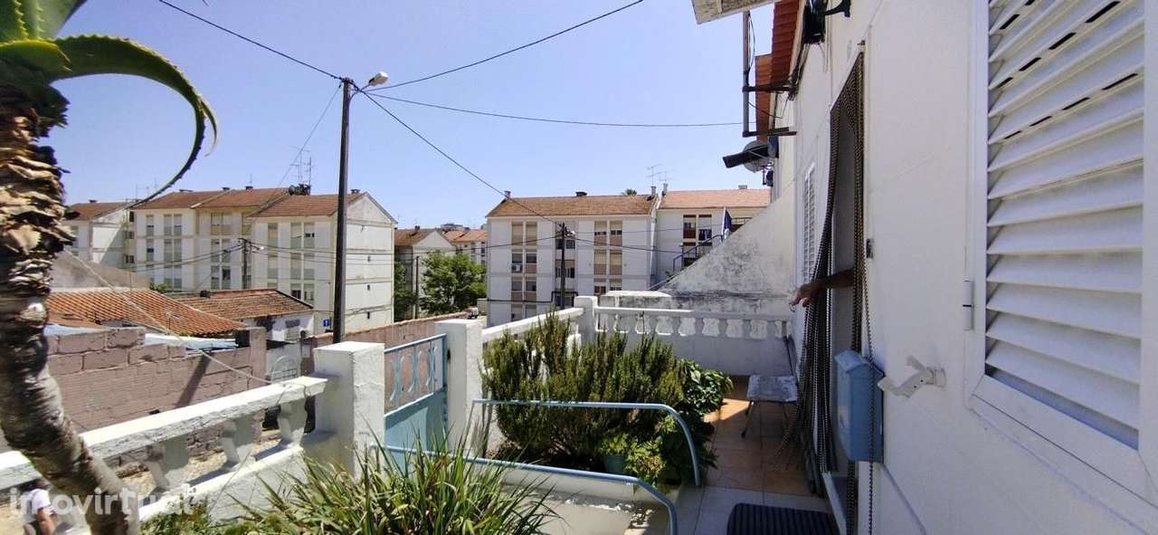 Conjunto de 4 Moradias para Venda  Laranjeiro, Almada - Grande imagem: 5/18