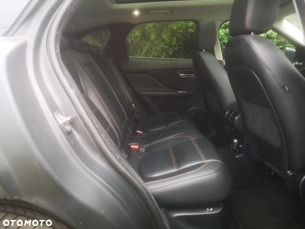 Jaguar F-Pace 2.0 i4D AWD Prestige - 11