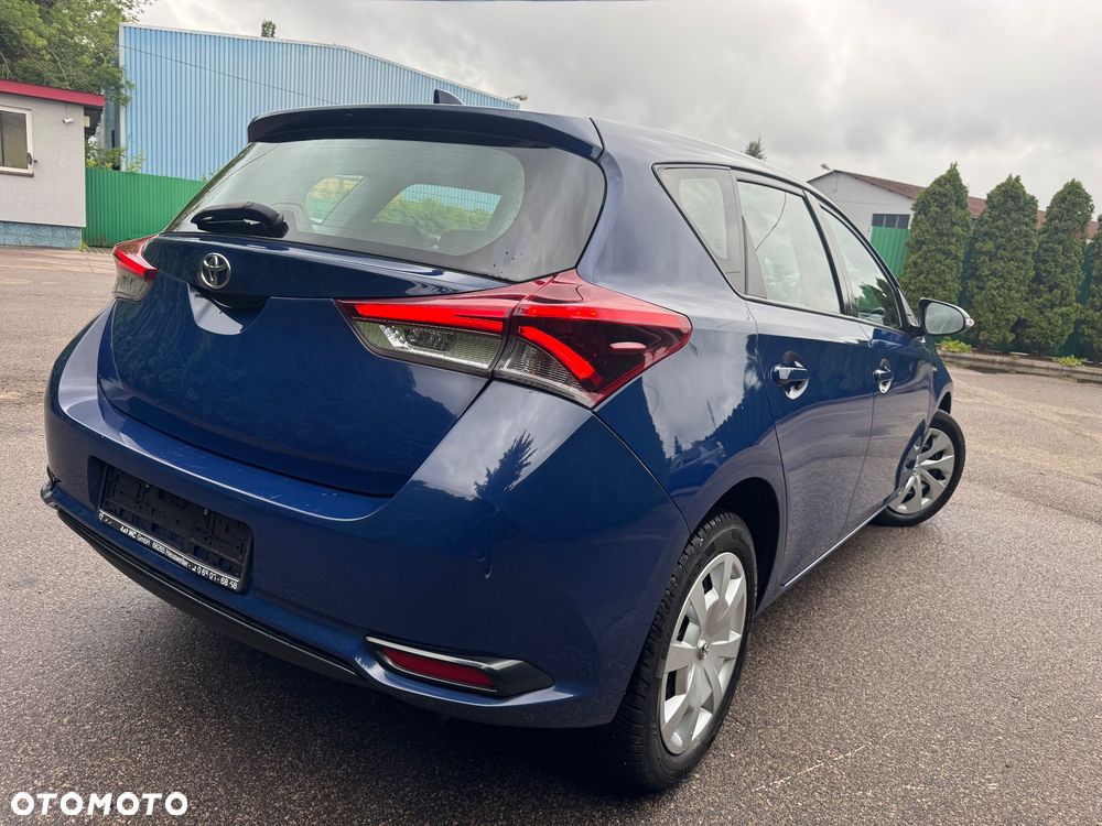 Toyota Auris 1.33 Dual-VVT-i Design Edition - 9