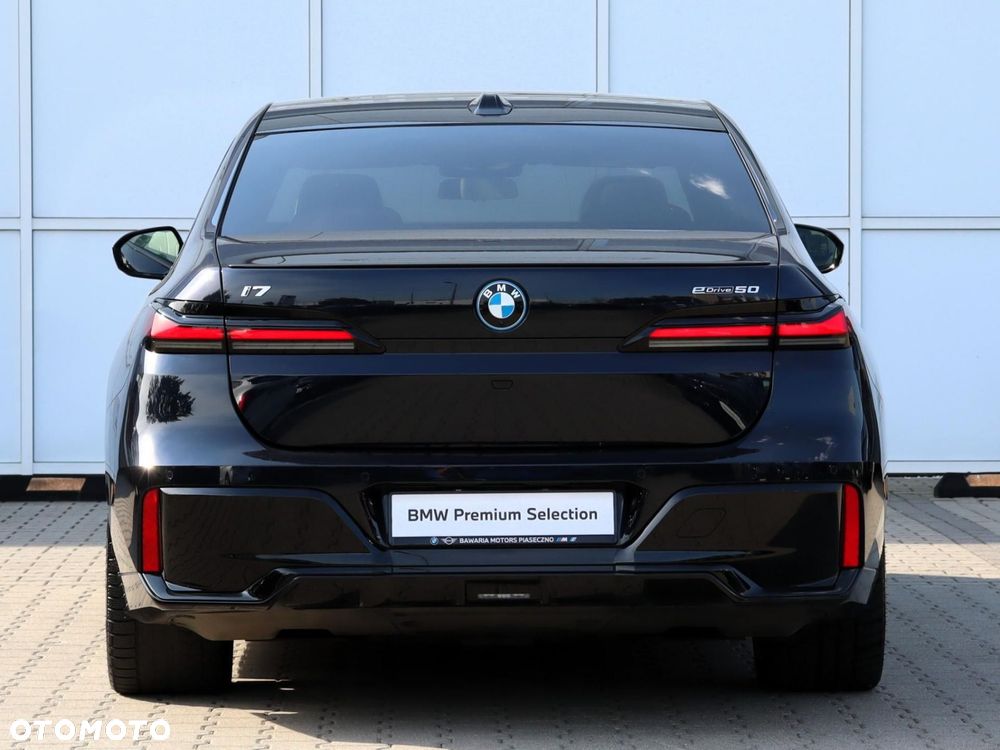 BMW i7 - 11