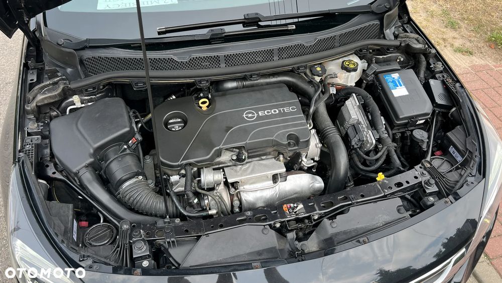 Opel Astra 1.4 T Dynamic S&S - 34