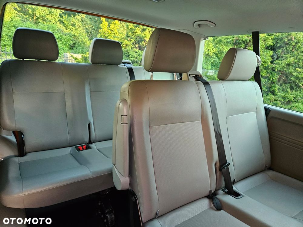 Volkswagen Transporter Caravelle Lang BMT Comfortline - 17