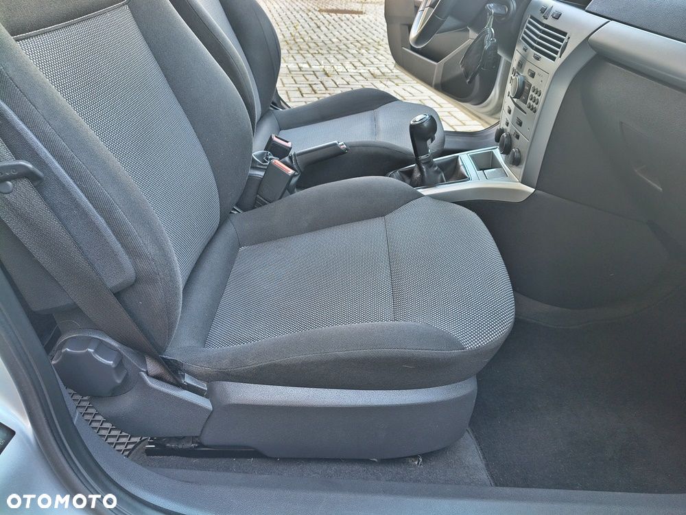Opel Astra 1.6 Style - 19