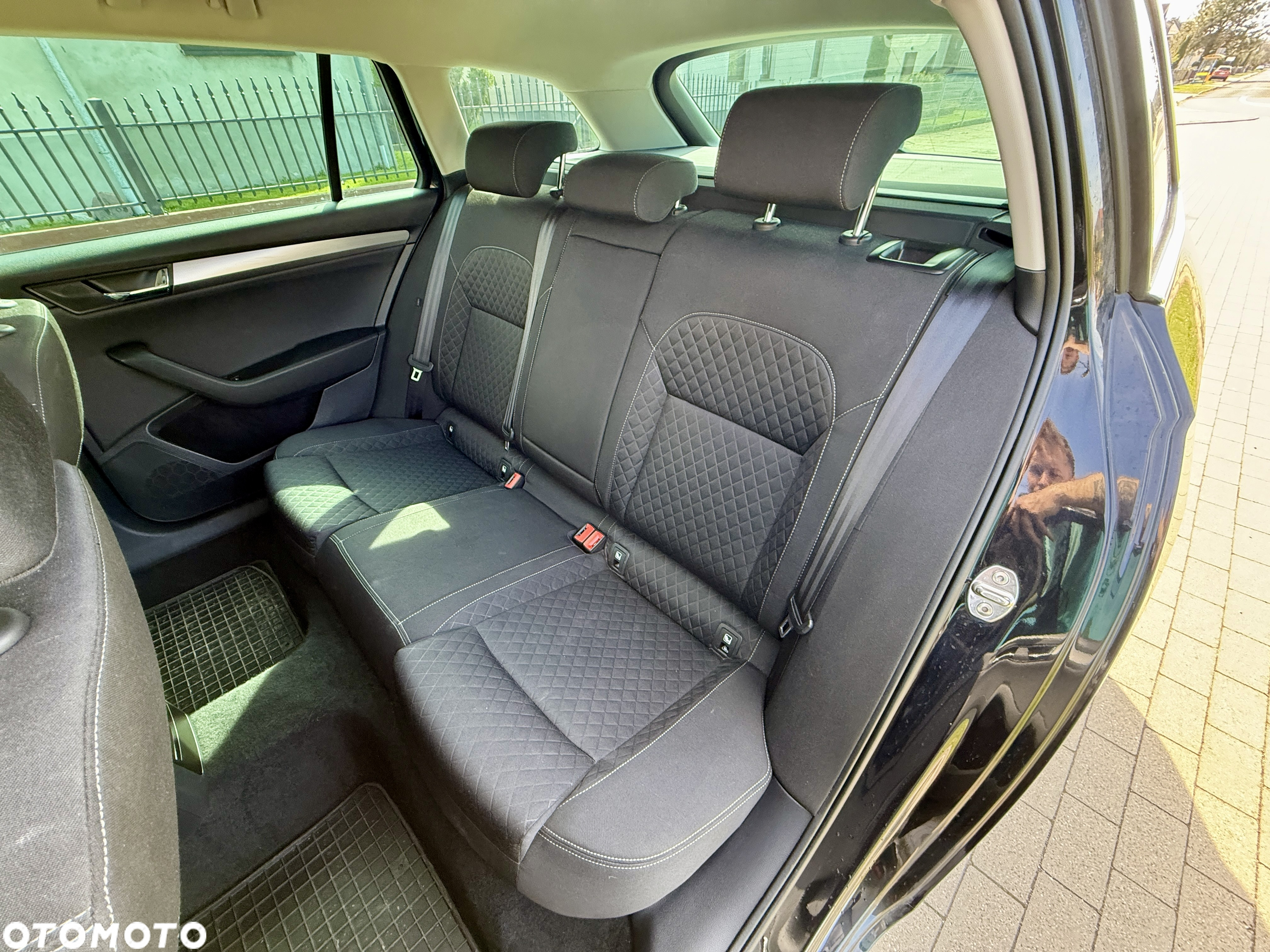Skoda Superb Combi 1.6 TDI DSG Ambition - 26