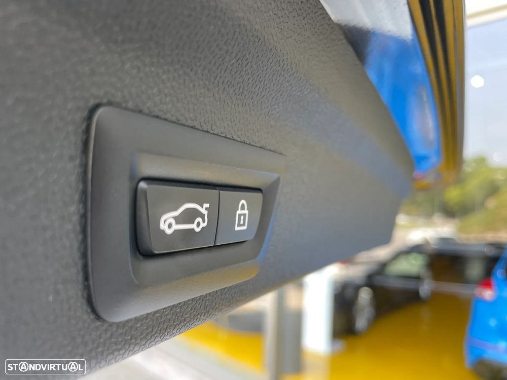 MINI Countryman Cooper SE ALL4 Auto - 37