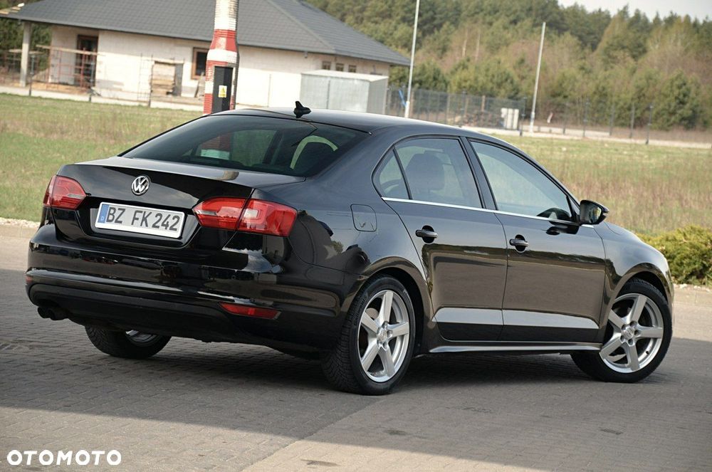 Volkswagen Jetta - 10