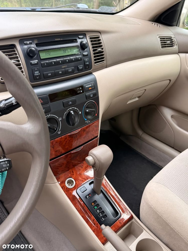 Toyota Corolla - 11