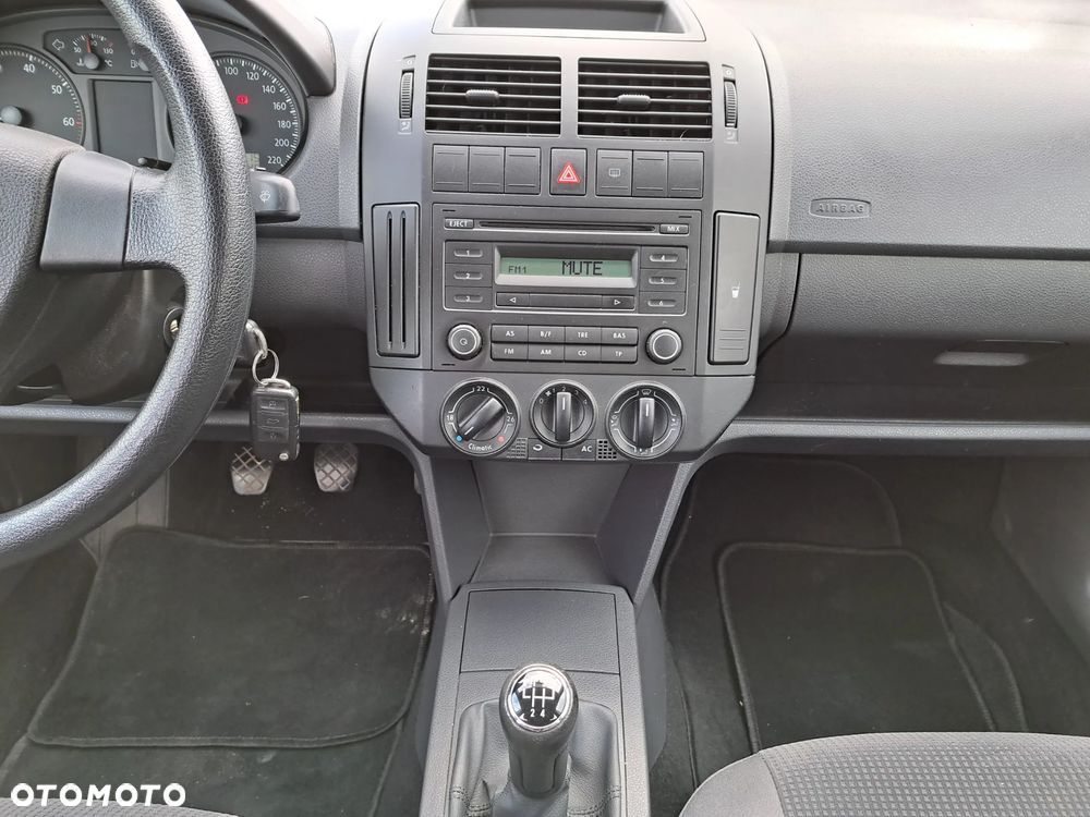 Volkswagen Polo - 22