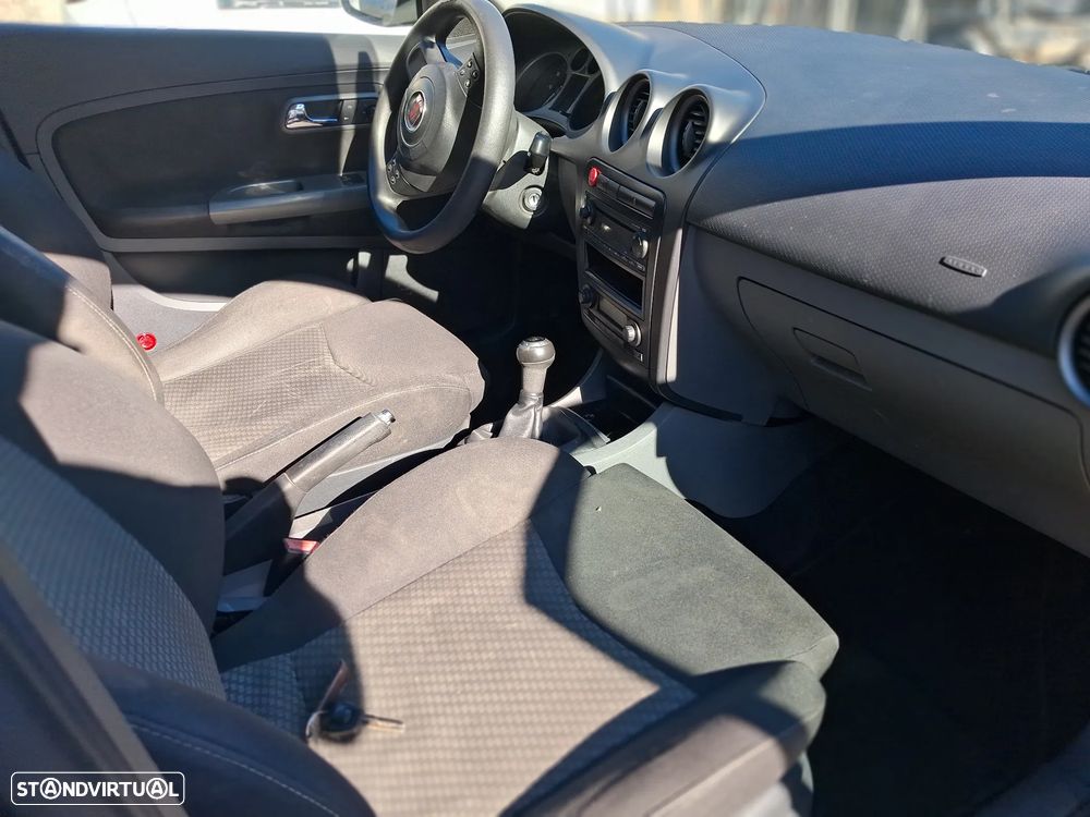SEAT Ibiza 1.4 TDi Style DPF - 5