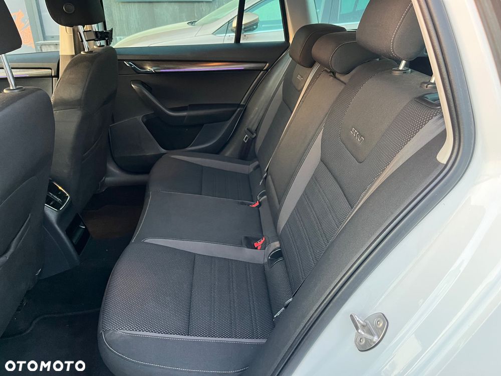 Skoda Octavia 2.0 TDI 4x4 DSG Scout - 10