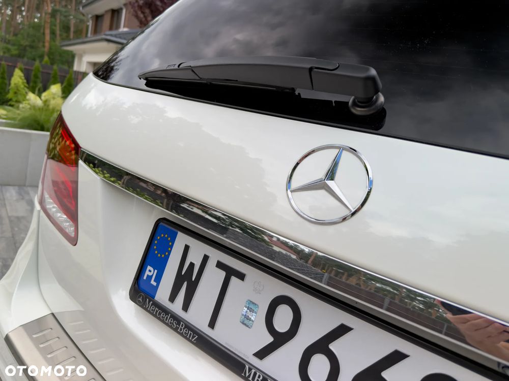 Mercedes-Benz Klasa E 250 BlueTEC 4-Matic Classic - 24