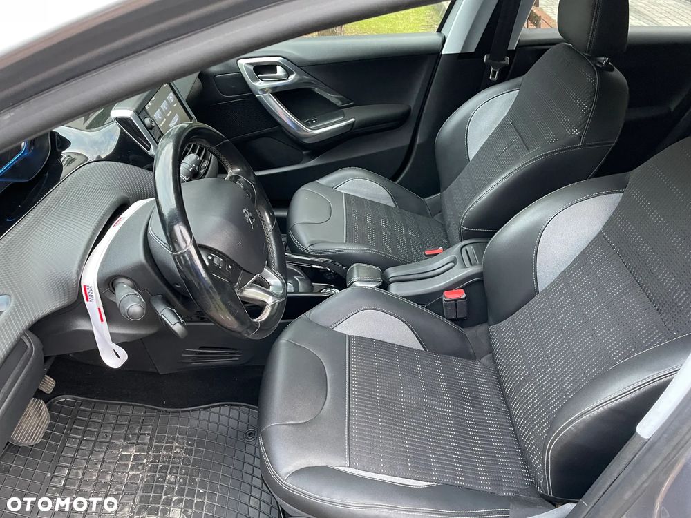 Peugeot 2008 PureTech 110 Stop&Start EAT6 Allure - 33