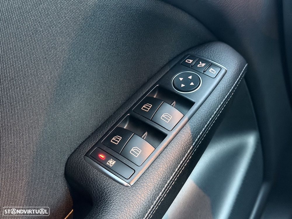 Mercedes-Benz B 180 d Style - 32