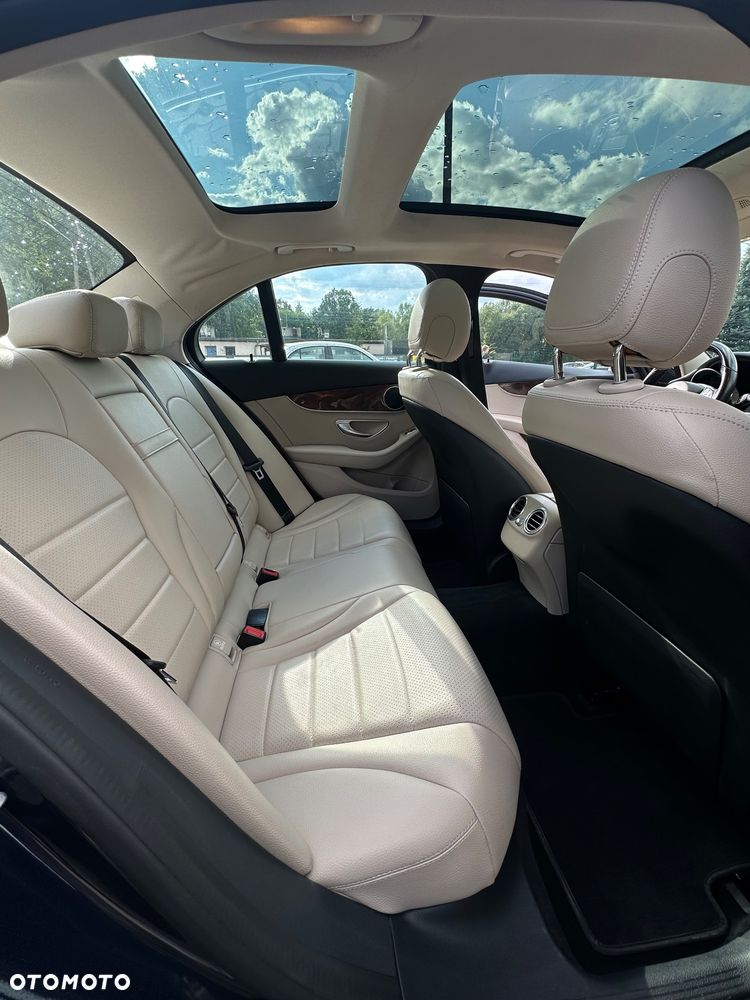 Mercedes-Benz Klasa C 300 7G-TRONIC - 12