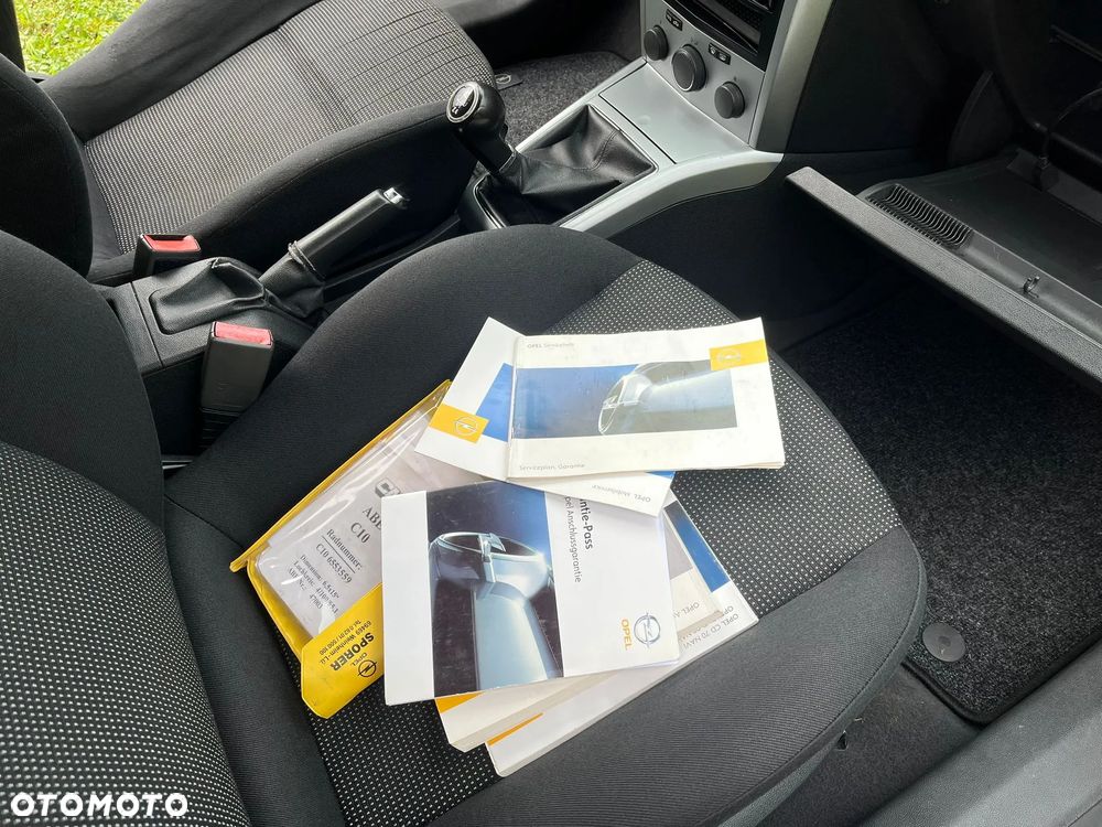 Opel Astra GTC 1.6 Sport - 7