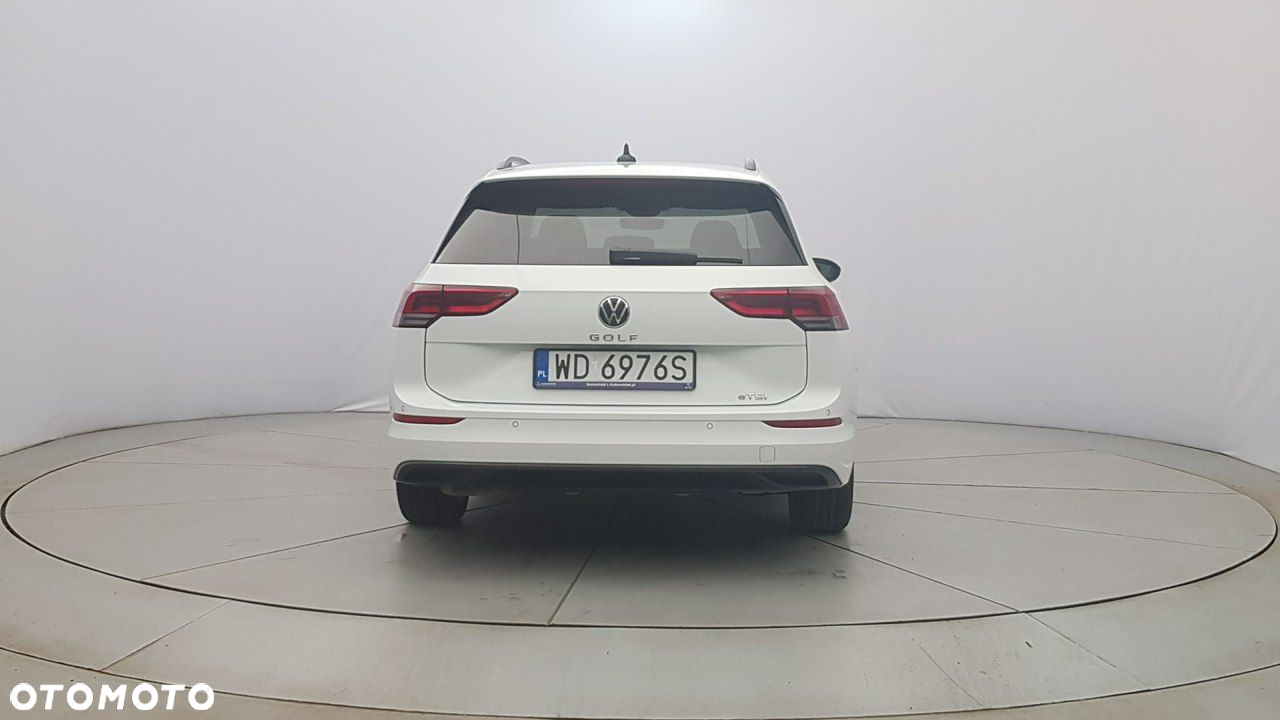 Volkswagen Golf - 6