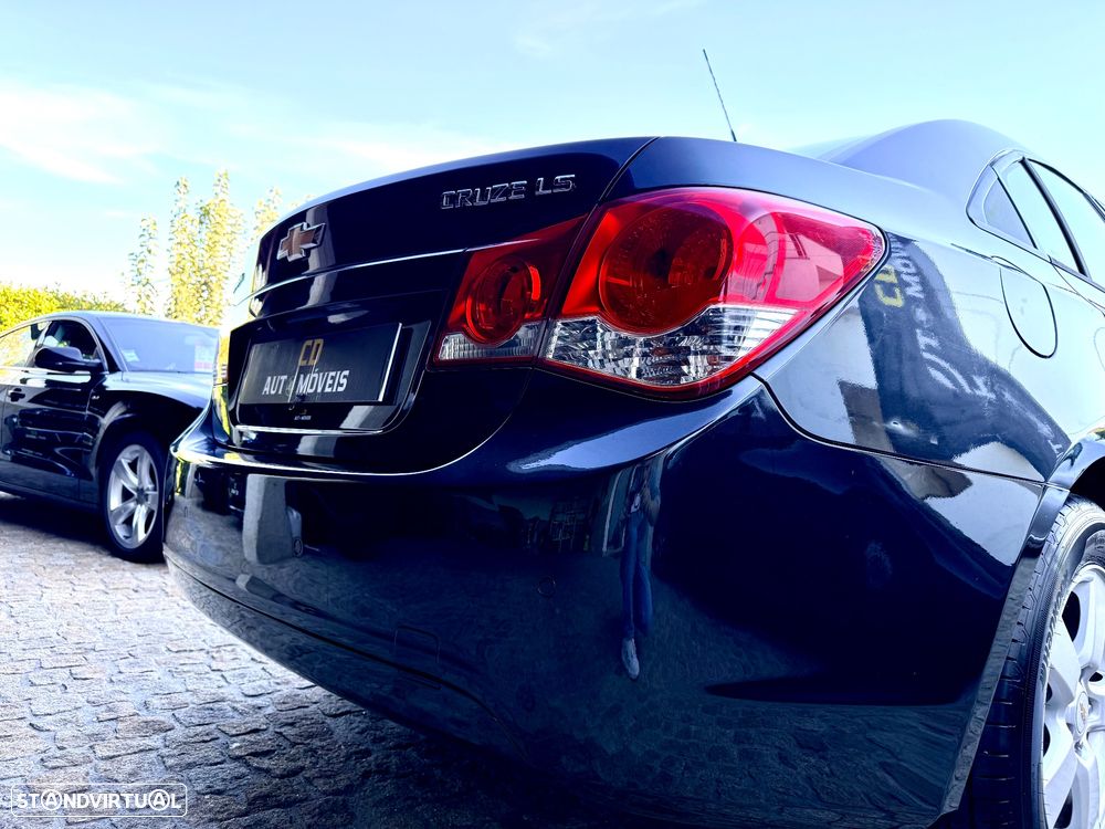 Chevrolet Cruze 1.6 LS - 18