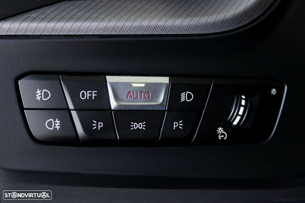 BMW 116 d Pack 50 anos M Auto - 21