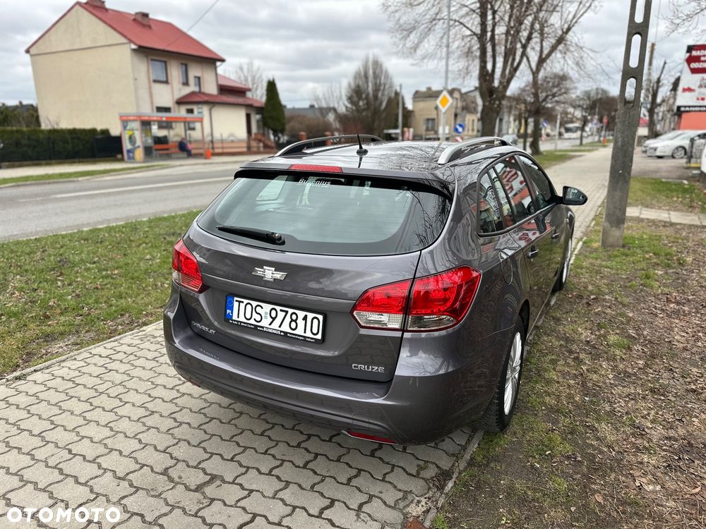 Chevrolet Cruze 1.6 LT - 11
