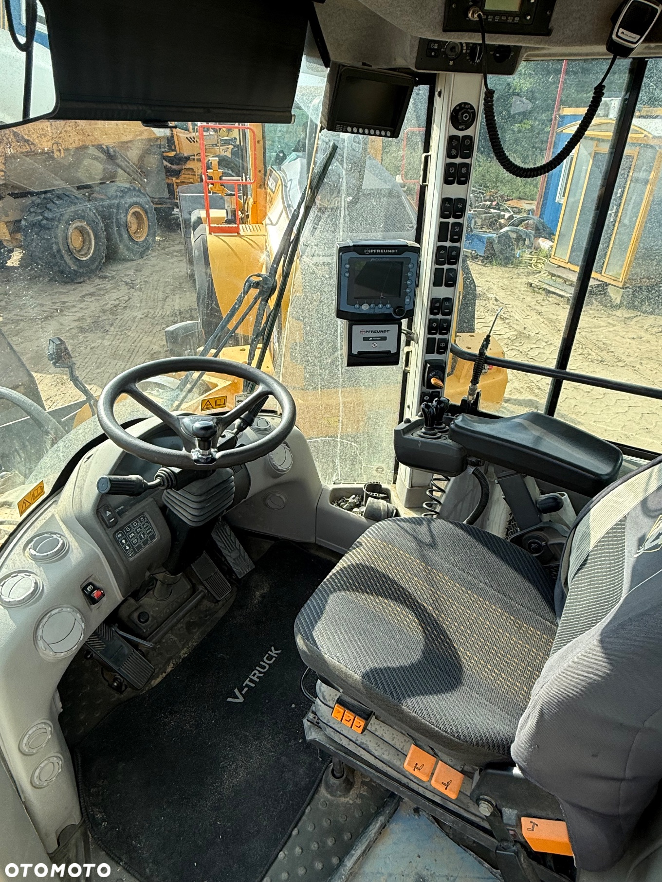Volvo L180G - 10