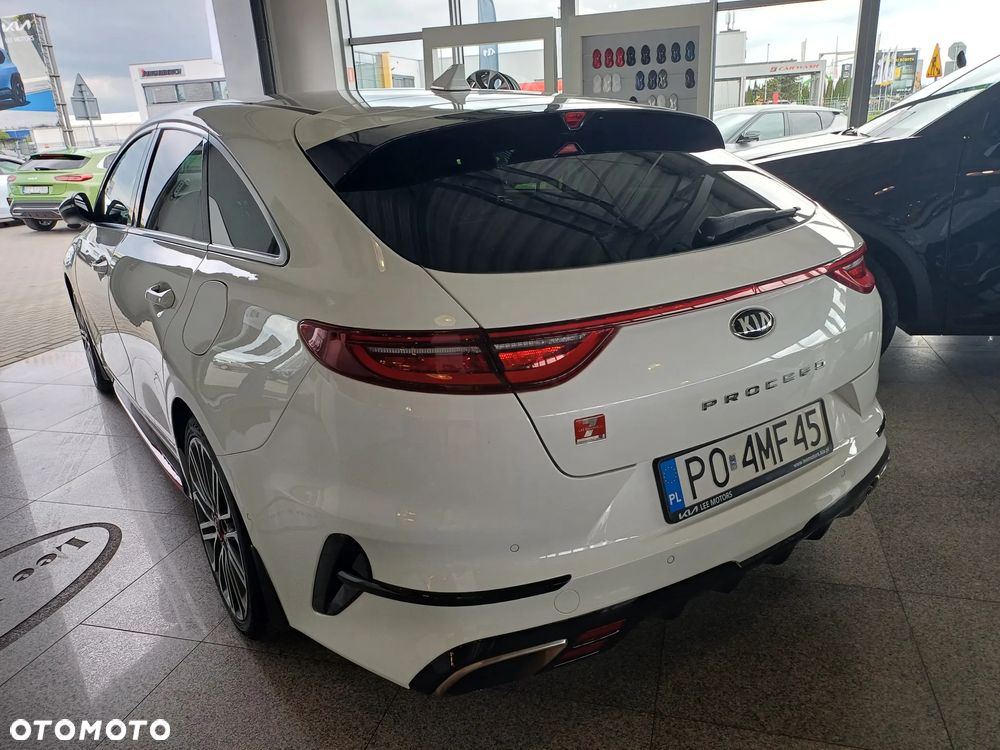 Kia ProCeed - 4