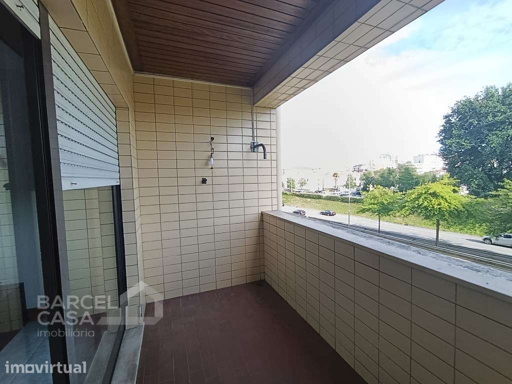 Apartamento T2 com Garagem Fechada para Arrendar em Arcozelo - Barc... - Grande imagem: 4/18