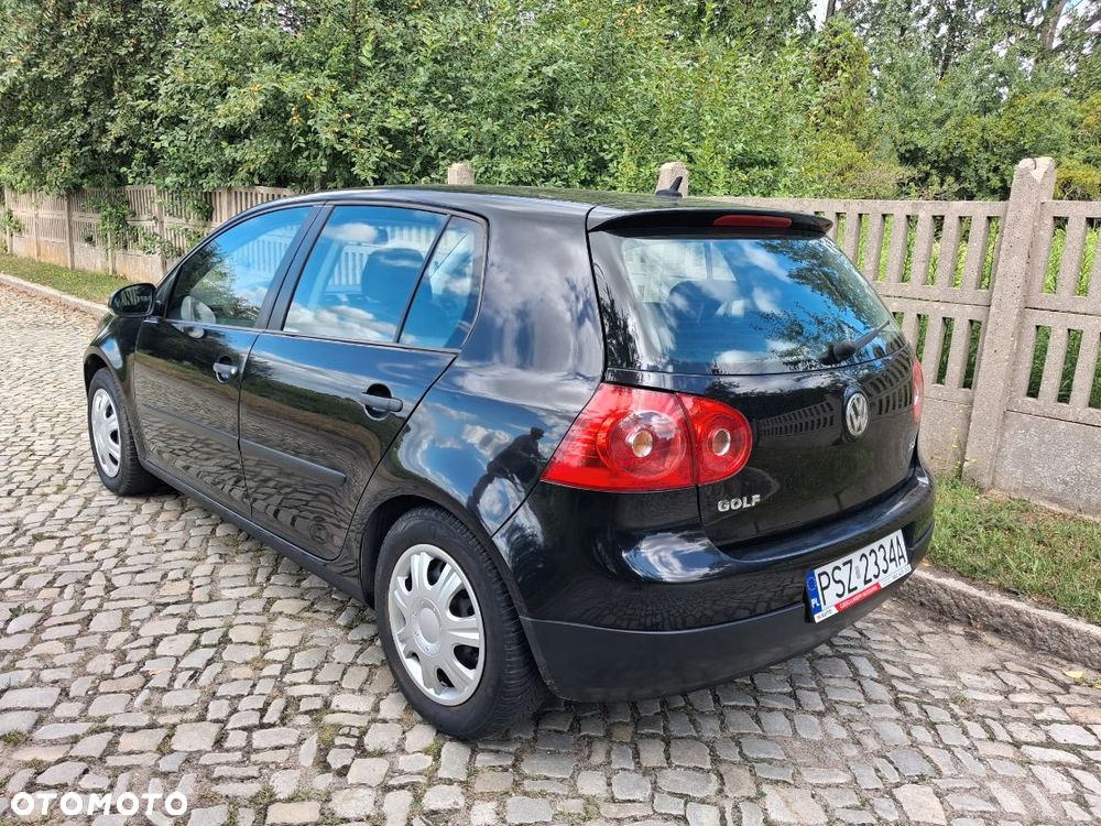 Volkswagen Golf - 5