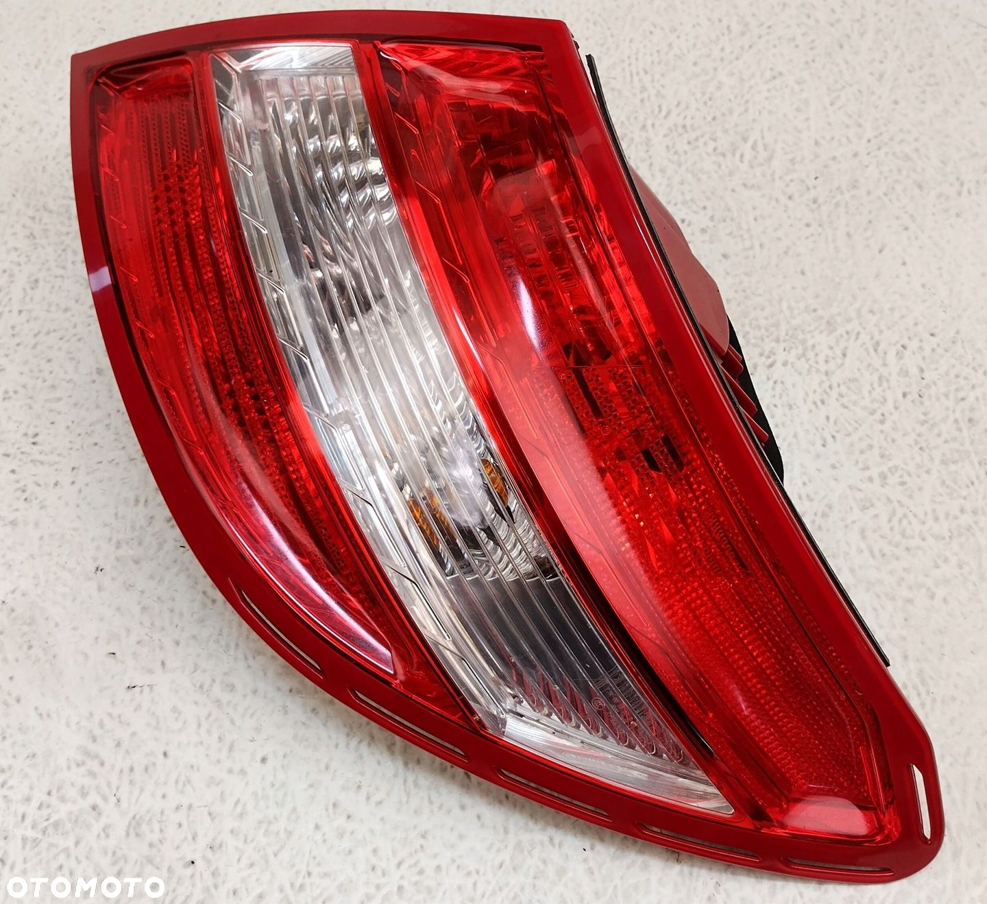 MERCEDES C W204 PRZED LIFT 06-11 PRAWA TYLNA LAMPA W BŁOTNIK A2048200264 - 5