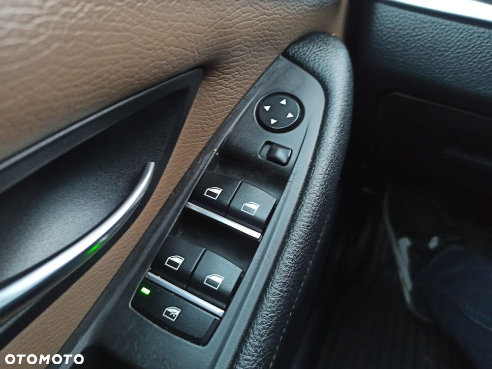 BMW Seria 5 520d Luxury Line - 23