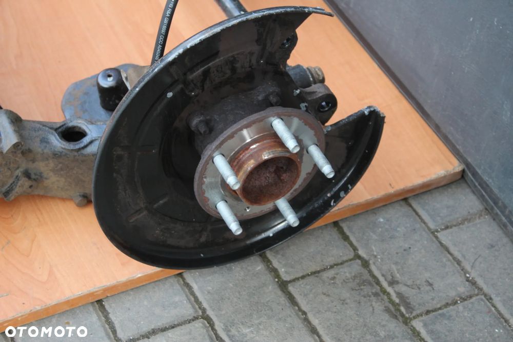 BELKA ZAWIESZENIA TYŁ TYLNA OPEL ZAFIRA C DIESEL 5X115 KOMPLETNA Z PIASTAMI - 3