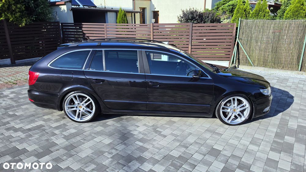 Skoda Superb 2.0 TDI DSG Ambition - 8