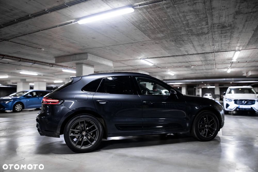 Porsche Macan T - 2