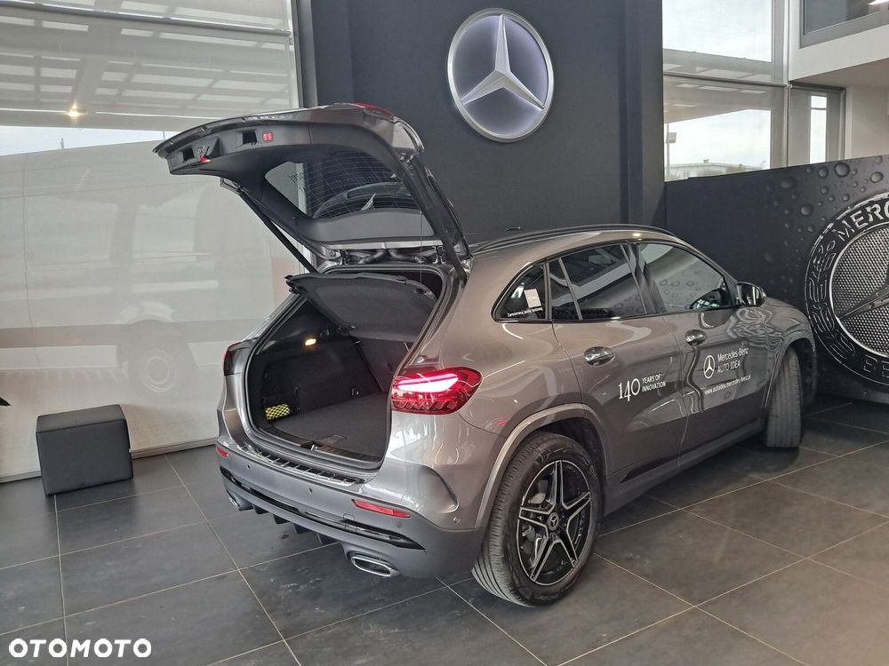 Mercedes-Benz GLA - 26