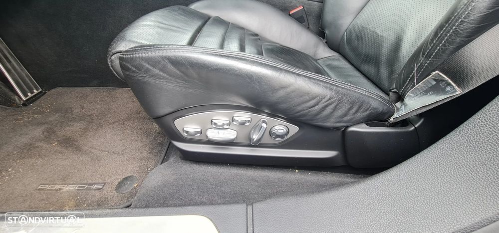 Porsche Panamera Turbo PDK - 16