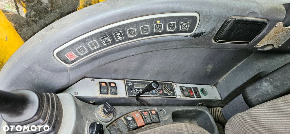 JCB JS200W - 8