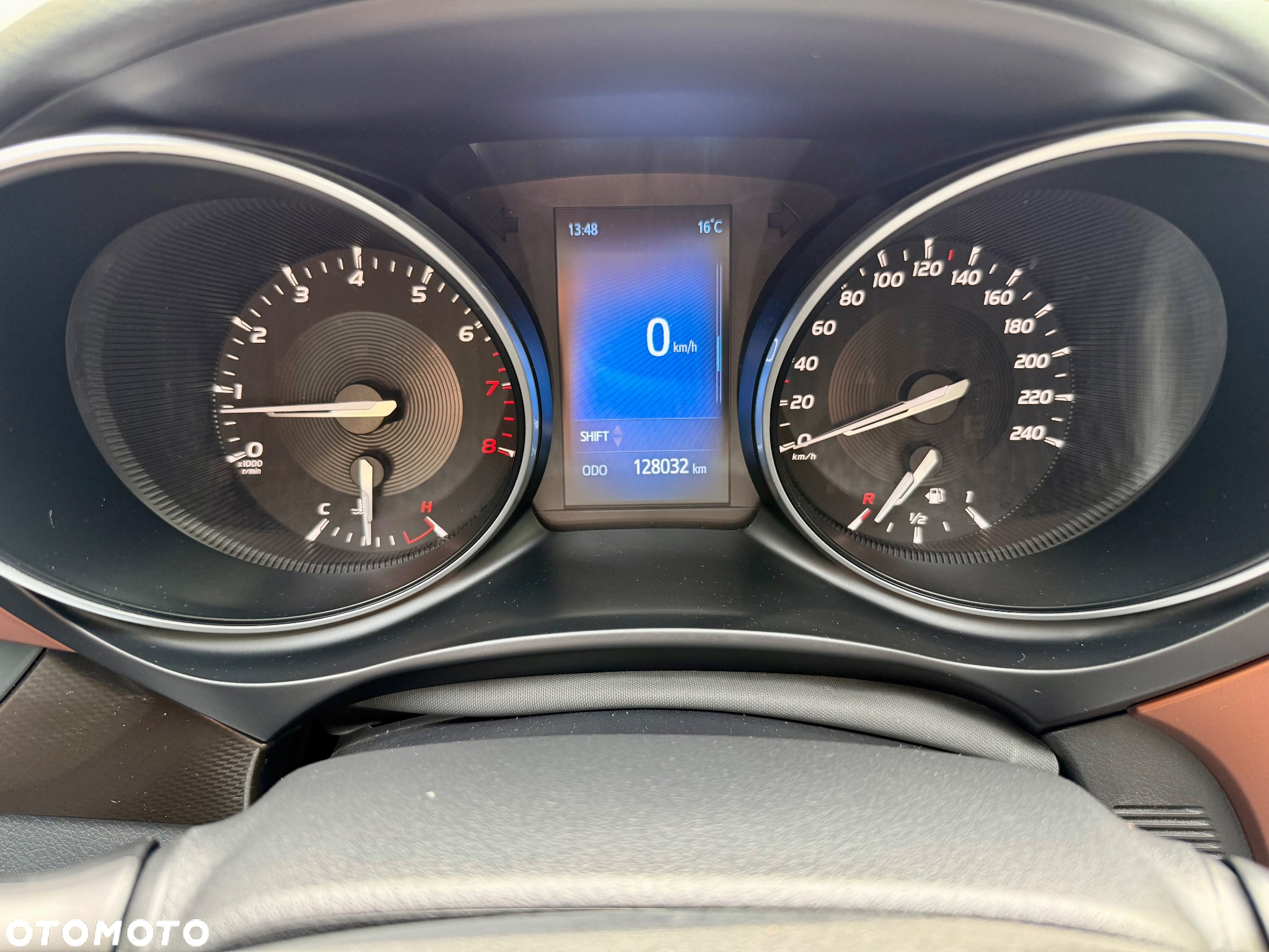 Toyota Avensis - 21
