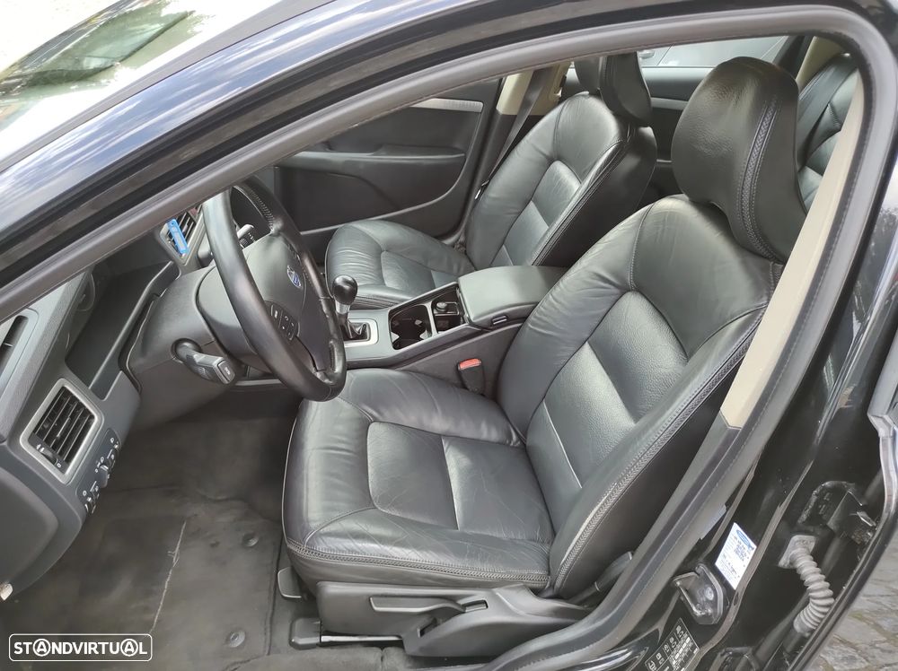 Volvo XC 70 D5 Nivel 2 - 15