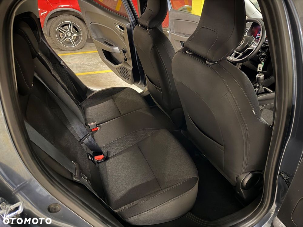 Renault Clio - 21