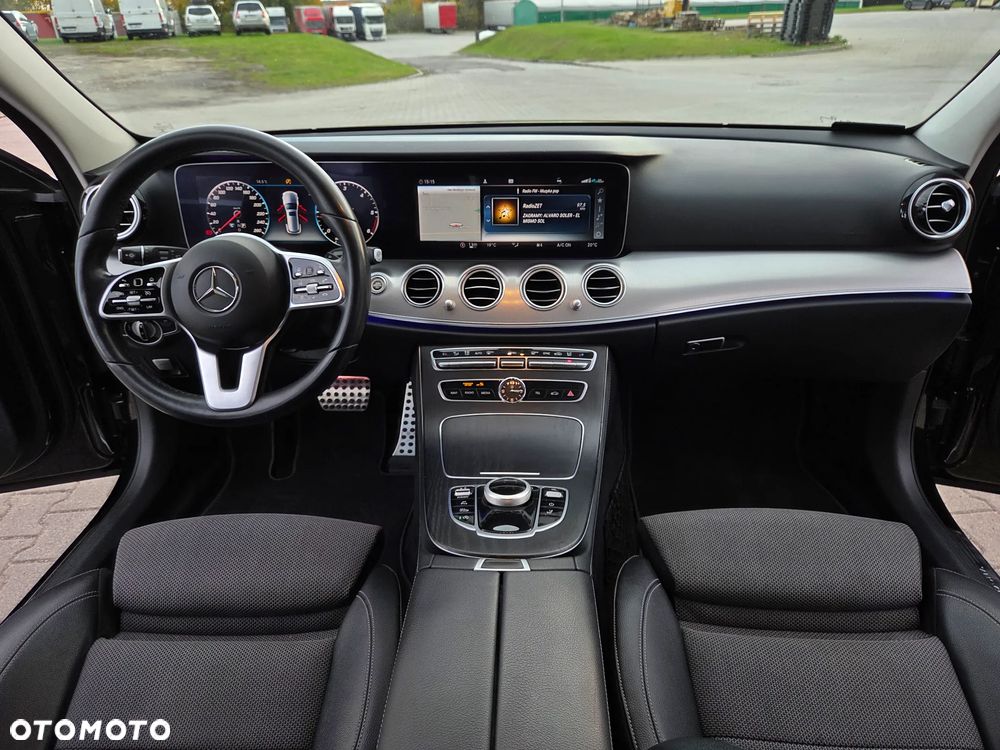 Mercedes-Benz Klasa E 220 d T 9G-TRONIC Exclusive - 23