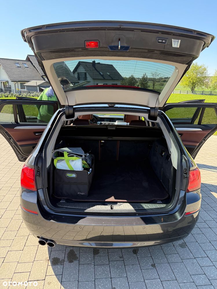 BMW Seria 5 520d xDrive - 10