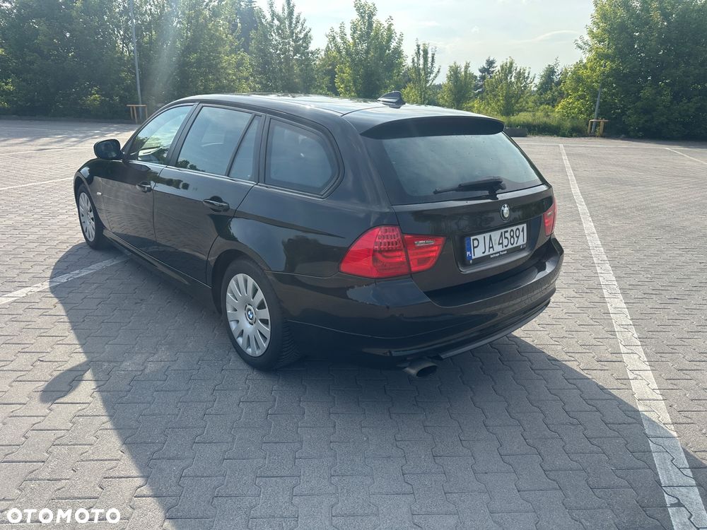 BMW Seria 3 320i - 6