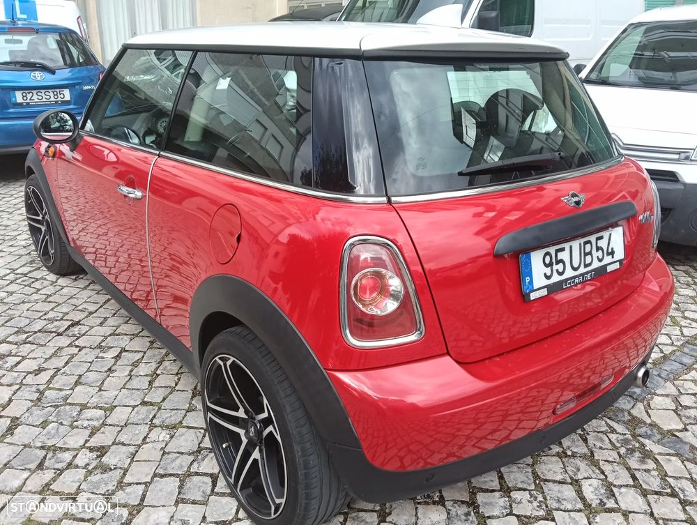 MINI 3 Portas One D - 18