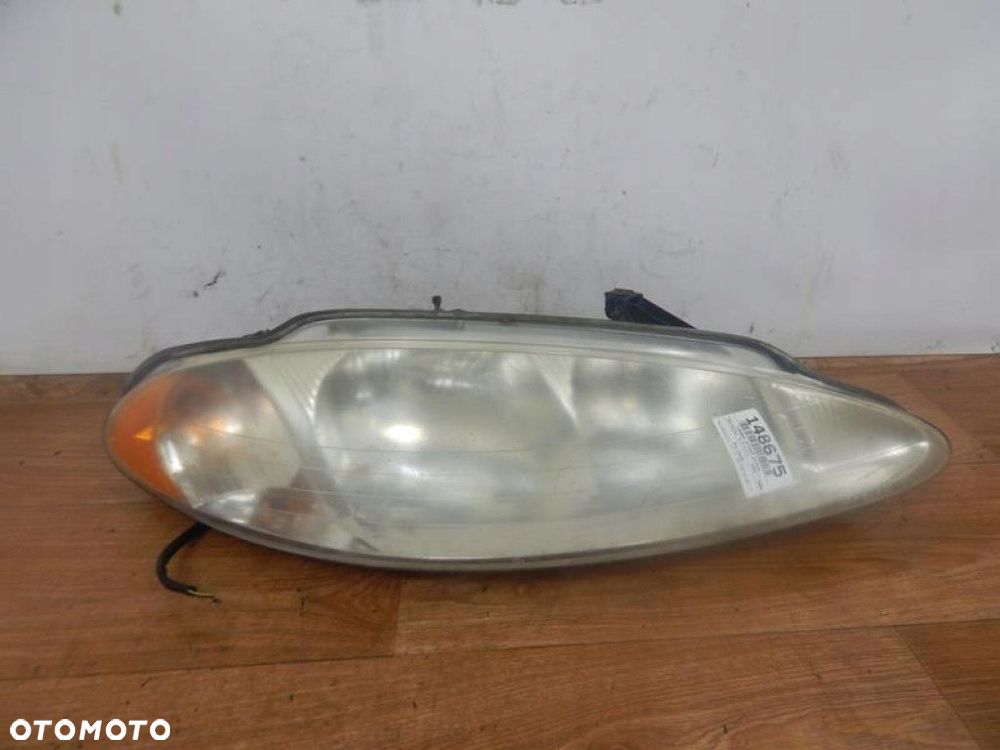 chrysler intrepid lampa przód prawa - 1
