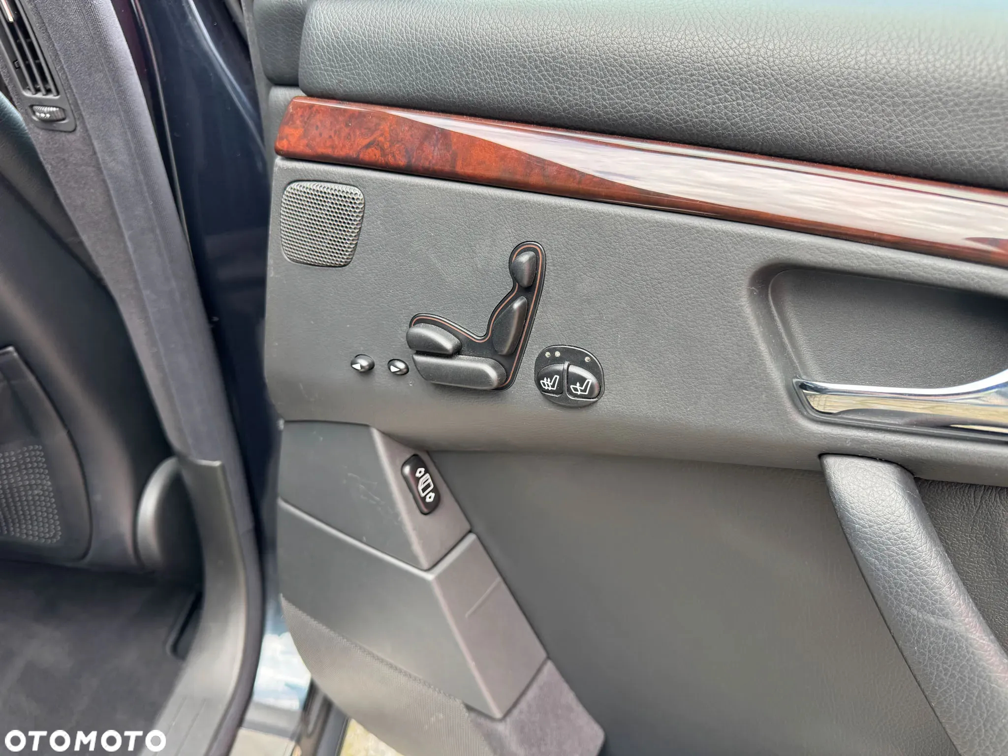 Mercedes-Benz Klasa E 320 4Matic Automatik Elegance - 23