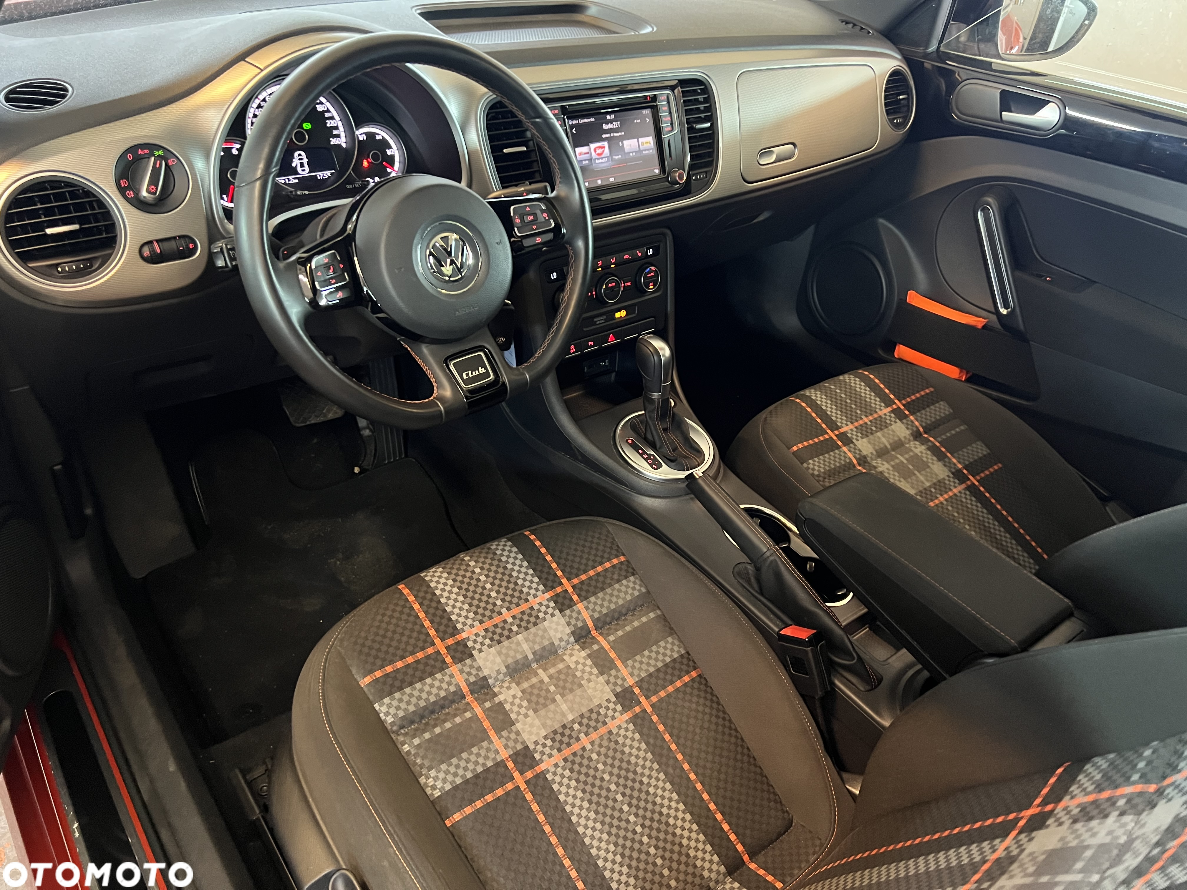 Volkswagen Beetle The 2.0 TDI DPF DSG BlueMotion Technology Club - 12