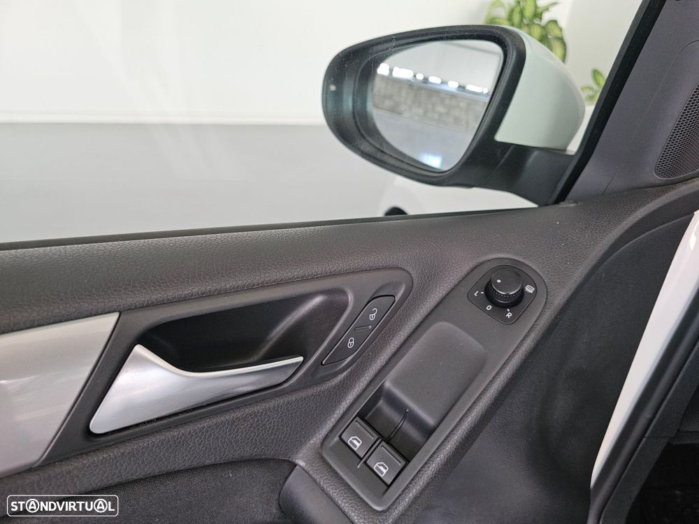 VW Golf 1.6 TDi DPF BlueMotion Comfortline - 14