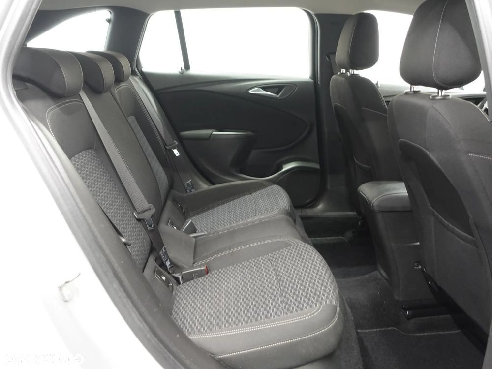 Opel Astra 1.6 D Start/Stop 120 Jahre - 22